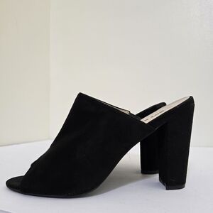 HOT KISS size 10 Faux Suede Open Toe Slip In Block Heel Mules